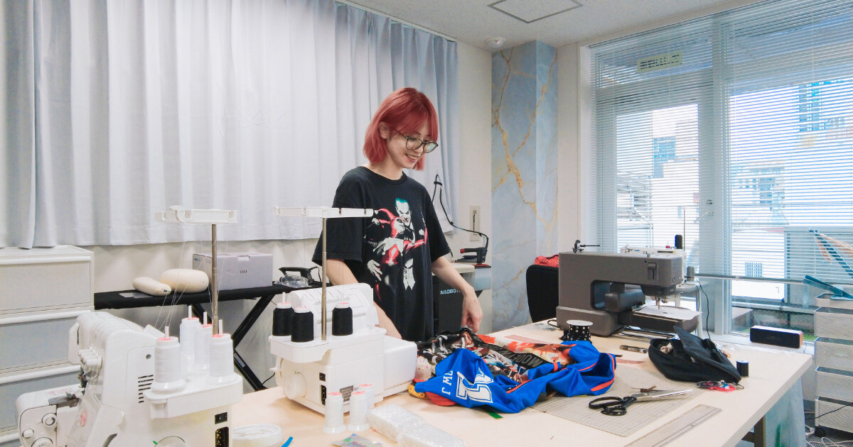 「着てくれる人の顔が見たい」アパレル20年のプロが挑む、エンタメ衣装への転身